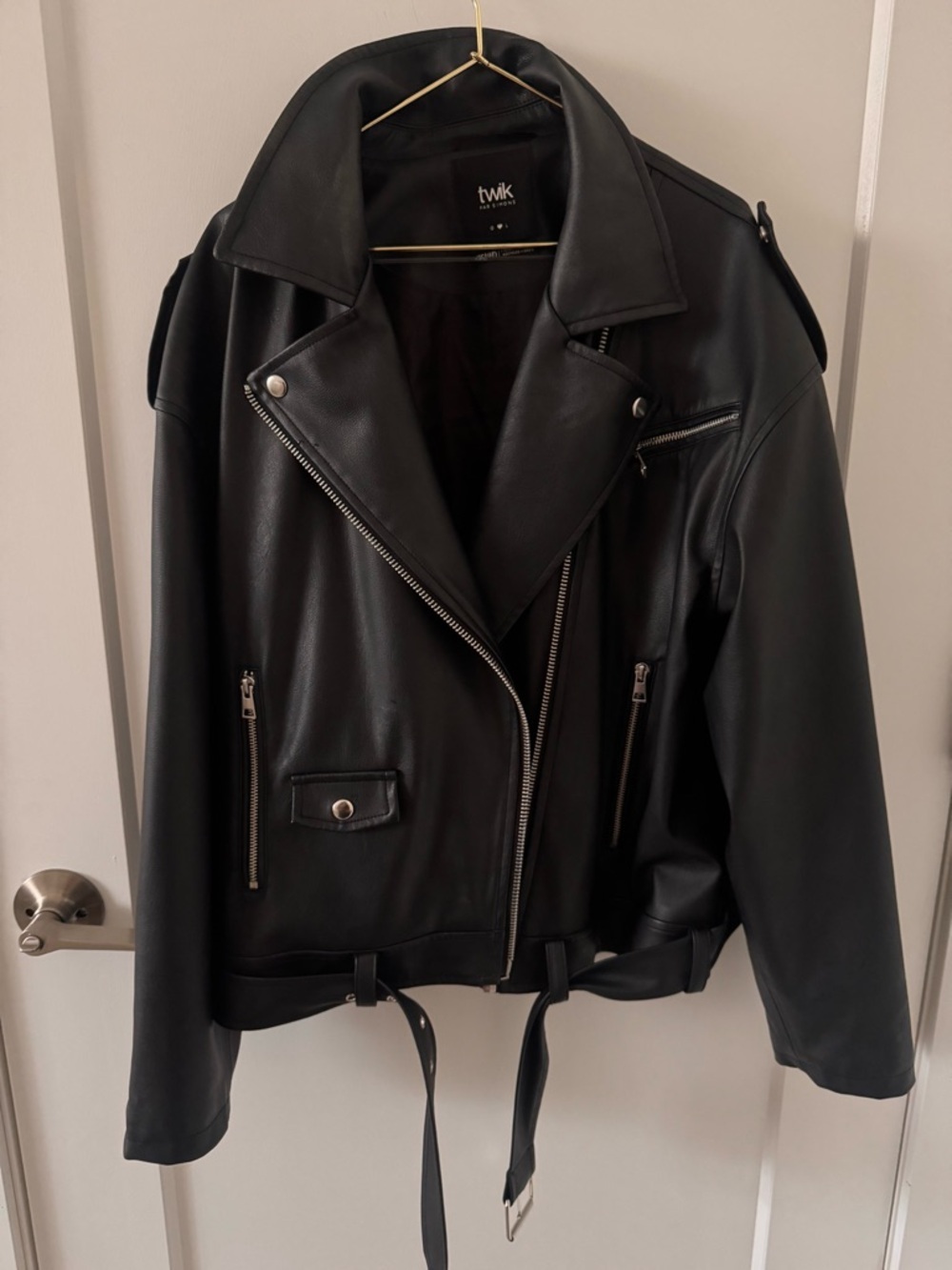 Simons TWIK Black Faux Leather Moto Jacket size Large like new - Picture 2 of 3